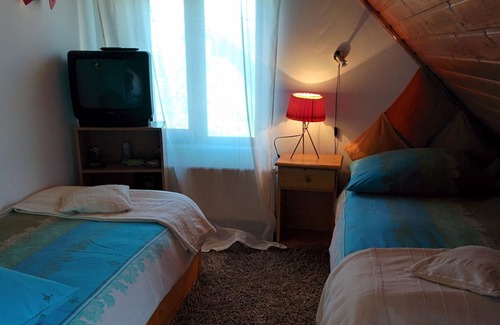 Bran Ski Chalet | Waltraud House walking distance of Bran Castle is 2,2km and 1km to ski slope