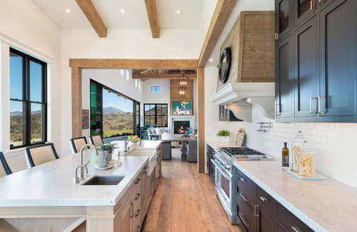Healdsburg House | Wander Healdsburg Hills w/Pool & Hot Tub – 6 Bedrooms, Sleeps 16