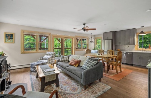Wardsboro House | Wander In | Close to Mount Snow & Stratton