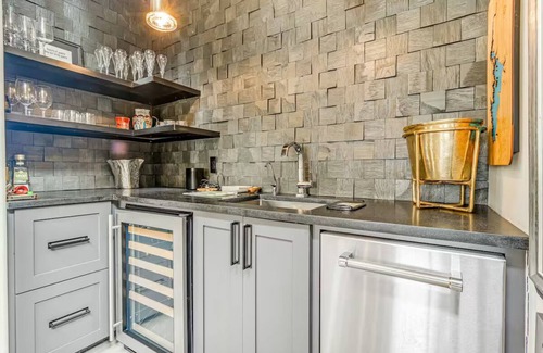 Burnet House | Wander Lake Buchanan