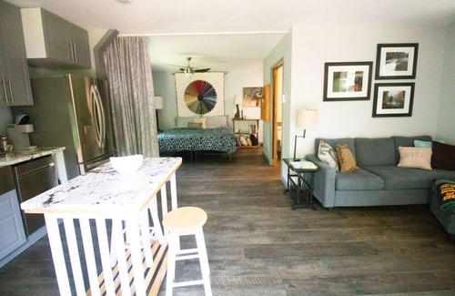 Russellville Apartment | WanderLost WanderLoft - Ideal for ATU grad student, visiting faculty, ANO outage