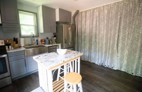 Russellville Apartment | WanderLost WanderLoft - Ideal for ATU grad student, visiting faculty, ANO outage