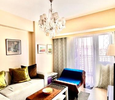 Silang Junction South Apartment | Wanderlust Getaway at Serin East Tagaytay hi-flr, balcony & own parking