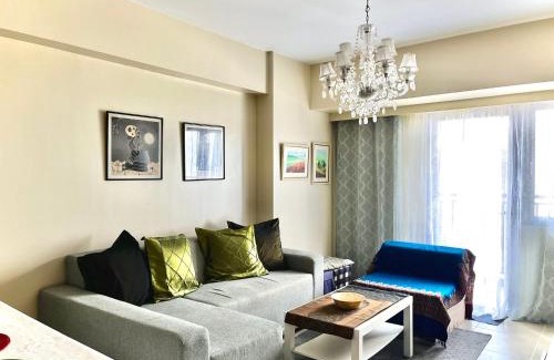 Silang Junction South Apartment | Wanderlust Getaway at Serin East Tagaytay hi-flr, balcony & own parking