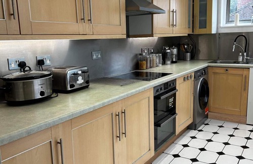Thornton Apartment | Wandsworth, South London Deluxe King Room T4