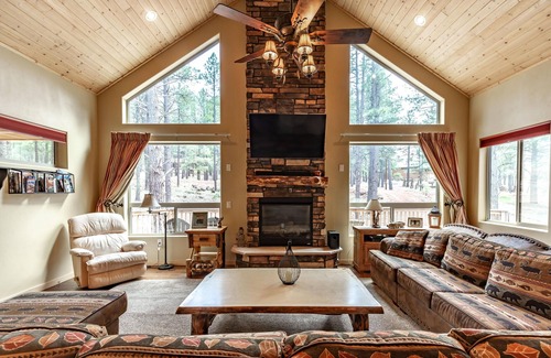 Williams Cabin | Want Snow? Book Now! Buck N Ham Palace