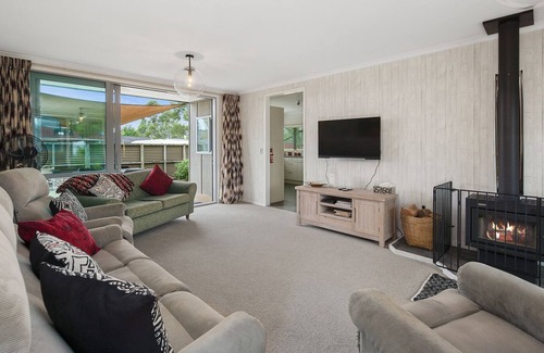 Turangi Cottage | WAPITI - TURANGI HOLIDAY HOME, family friendly in Turangi