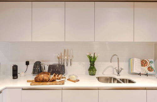 Canon's Marsh Apartment | Wapping Wharf | 1 Bedroom Apartment Twin