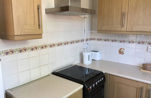 Luton House | Wardown House, walks to parks, lake and Museum. 10 min London-Luton Airport.