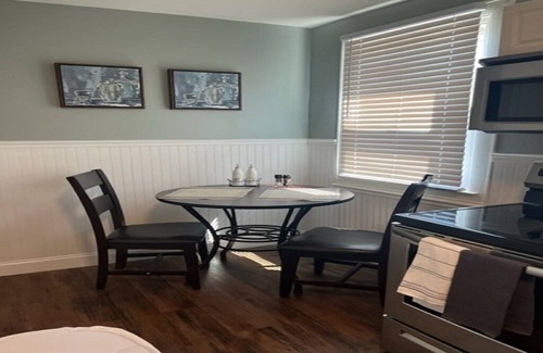 Kingsport Cottage | Warm and Cozy 3-bedroom, 1-bath home.Ample living space near the downtown area.