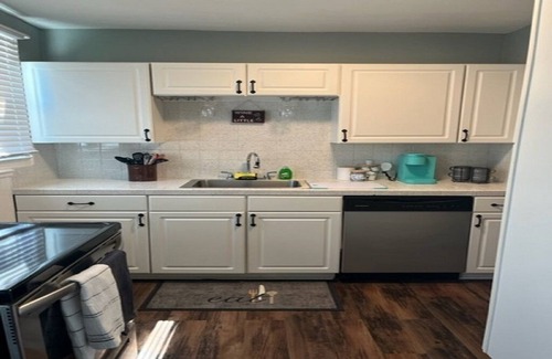 Kingsport Cottage | Warm and Cozy 3-bedroom, 1-bath home.Ample living space near the downtown area.
