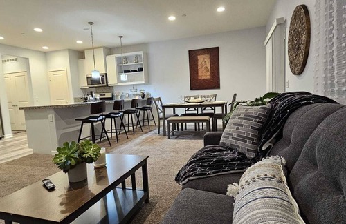 Moreno Valley House | Warm and Cozy Living Experience