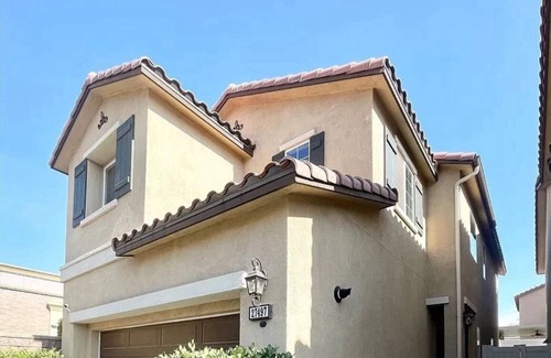 Moreno Valley House | Warm and Cozy Living Experience