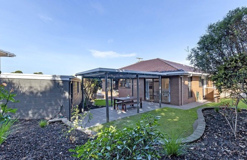 Warrnambool House | Warm and inviting family home