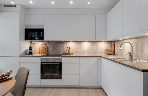 Tromsdalen Apartment | Warm and large 3 bedroom Apt with private Northern Lights watching balcony