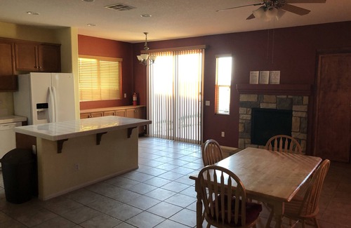 Rosamond House | Warm, Comfy Family Home, Beautiful West Community