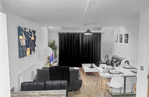 Salford House | Warm&Cosy 3Bedroom Home in the heart of Manchester