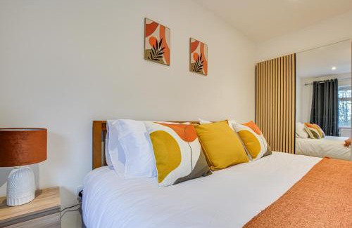 Little Hulton House | Warm & Cosy, Pet-friendly Home