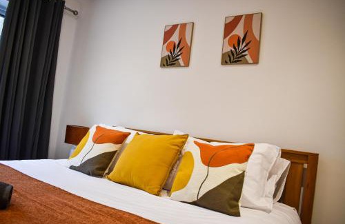 Little Hulton House | Warm & Cosy, Pet-friendly Home