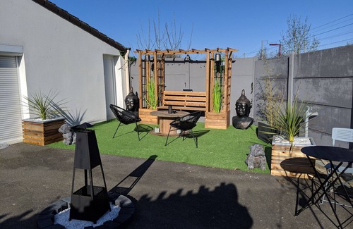 La Haie-Fouassiere House | warm dependence in the vineyards of Nantes