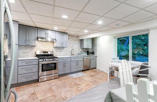 Canyon Heights House | Warm North Van Family Stay Perfect Winter Getaway