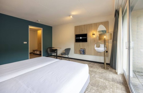 Schoorl Hotel | Warm Stay with Sauna, Indoor Swimming Pool, & Short Walk to Schoorl Beach