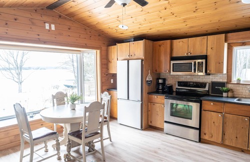 Fenelon Falls House | Warm Woodland Cottage