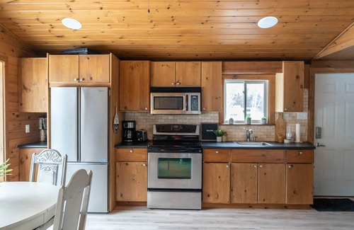 Fenelon Falls House | Warm Woodland Cottage