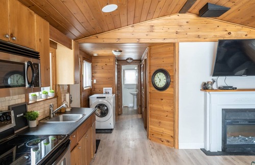 Fenelon Falls House | Warm Woodland Cottage