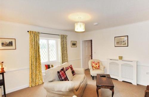 Warmwell House | Warmwell Lodge