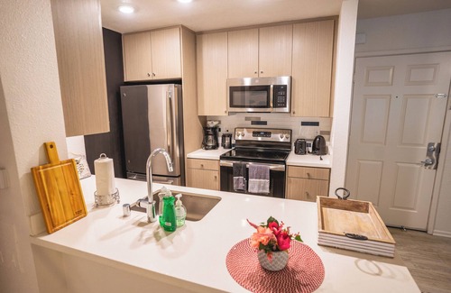 Burbank Apartment | Warner Brothers/Universal Studios 2bdrm2bth Getaway
