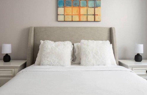 Theatre District Apartment | Warr16-1/1 · Charming Theater District 1Br | Walk Anywhere!