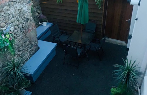 Warrenpoint House | Warrenpoint Centre, Town House Co. DownnPerfect to explore Carlingford Lough