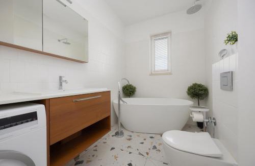 Piaseczno House | Warsaw Piaseczno House with Garden by Noclegi Renters