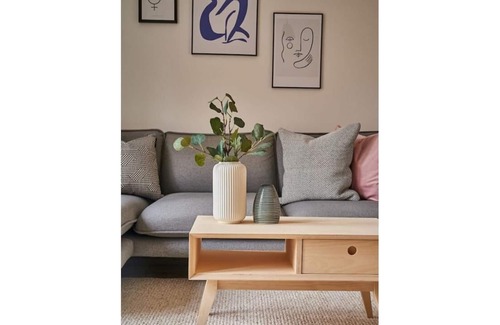 Coventry House | Warwick Serviced Home for 6 walk to University