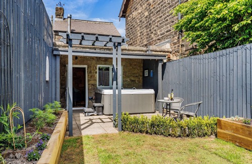 Beeley House | Wash House Cottage - One Bedroom House, Sleeps 2