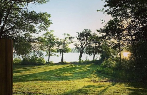 Shannon Cottage | Washademoak Lake House- hot tub, private beach & family-friendly vacation home