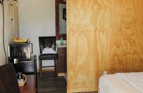 Owanka Hotel | Wastabound Motels LLC