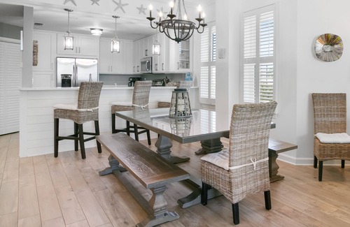 Santa Rosa Beach Condo | 'Wasted Time' BEACHFRONT l PRIVATE BEACH l SEASONAL BEACH SET UP INCLUDED!