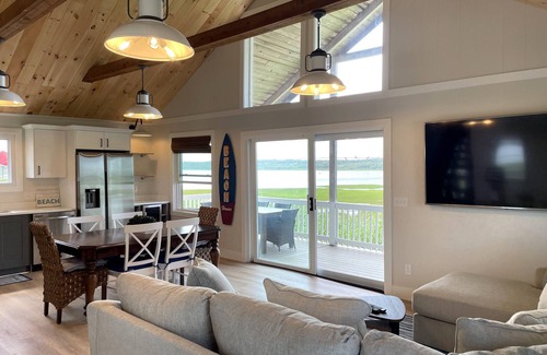 Westerly House | Watch Hill/Misquamicut/Weekapaug Renovated w Views, AC, Beach, WIFI, Memories!