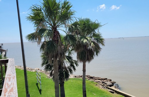 Dickinson House | Water Front Home With fishing pier. Next Door to Full Service Marina/Restaurant