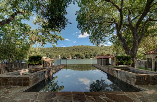 Oak Shores On Lake Austin House | WATER FRONT LAKE AUSTIN ESTATE