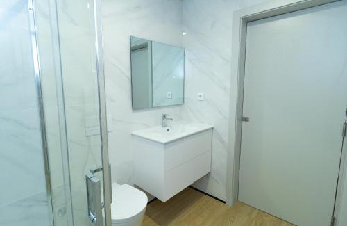 Gloria Apartment | Water Lily