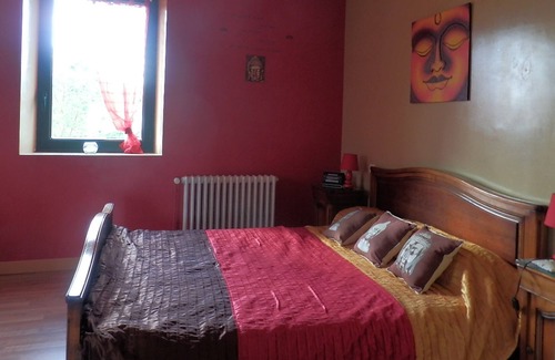Montalzat Bed & Breakfast | Water mill with swimming pool, waterfall, and stream