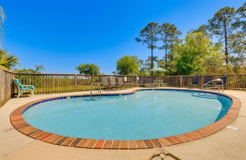 Dauphin Island Apartment | Water View Dauphin Island Condo with Boat Slips