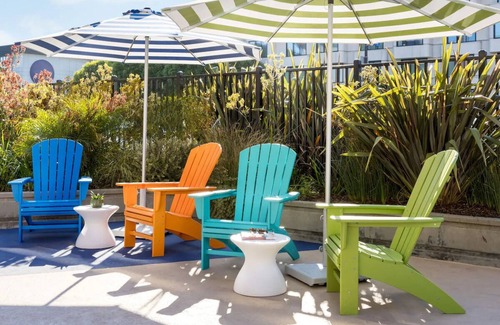 Fisherman's Wharf Hotel | Water View Queens Room, Hotel Caza, Steps from Lombard St