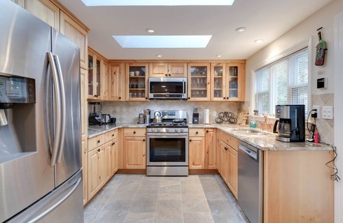 South Chatham House | Water Views in Chatham!