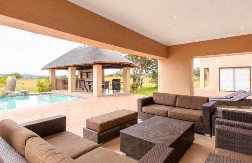 Leeupoort Villa | Waterberg House at Zebula - 8 adults and 4 kids under 10 years
