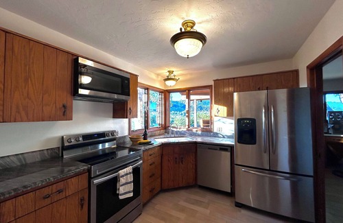Filer House | Waterfall House, in the Snake River Canyon