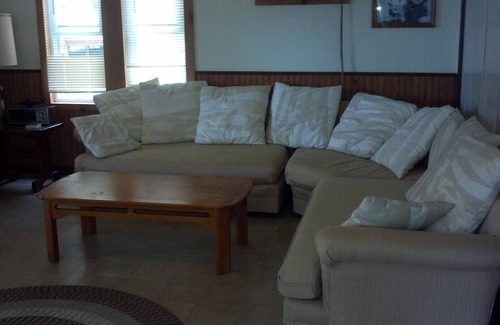 Sturgeon Bay Cottage | Waterfront 2 b.r. Bay View Cottage/sunsets/wineries/lighthouses/beaches/fishing